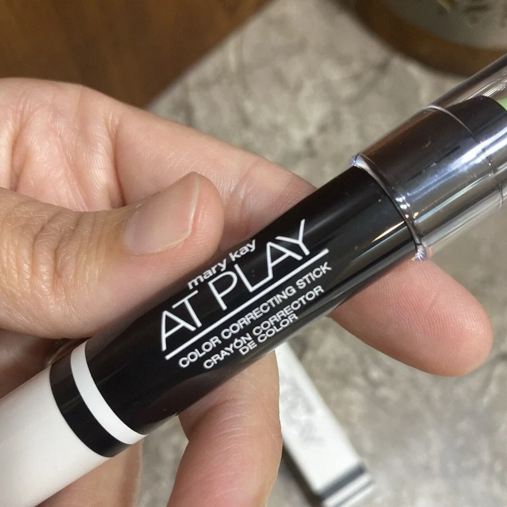 Mary‎ Kay At Play Color Correcting Stick Concealer Cover Up In Shade Wipe Red